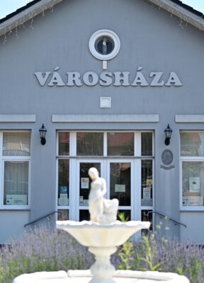 Téglás Városháza