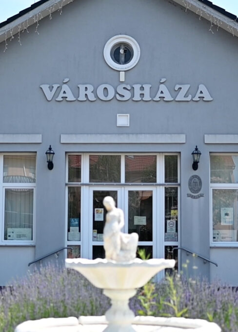 Téglás Városháza